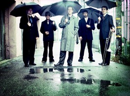 Versatile Vignettists