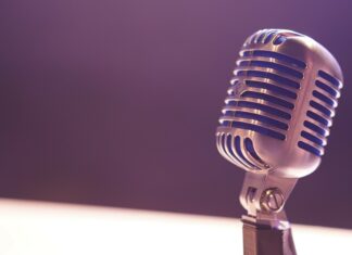 microphone_matt_botsford_unsplash