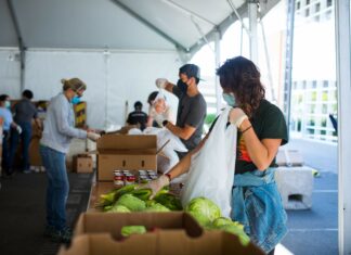 San Francisco-Marin Food Bank volunteers