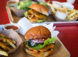 sonoma burger, cheeseburger, fries
