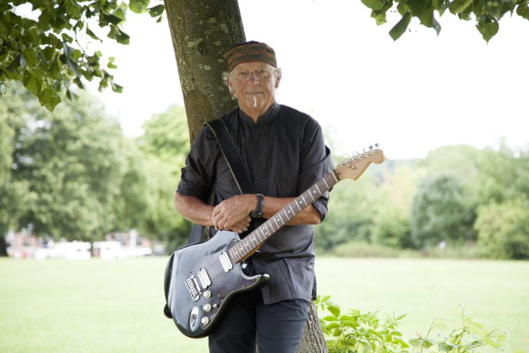 Guitarist Martin Barre Performs a Brief History of Jethro Tull
