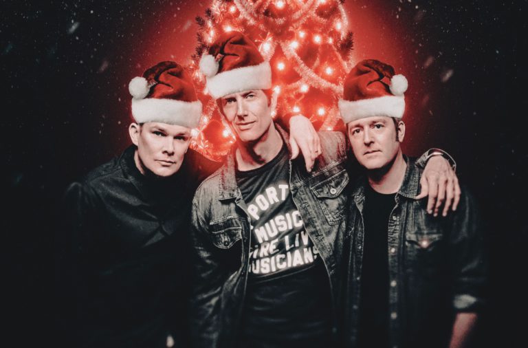 ’90s Three-Way, Ezra Ray Hart Does X-Mas at Graton