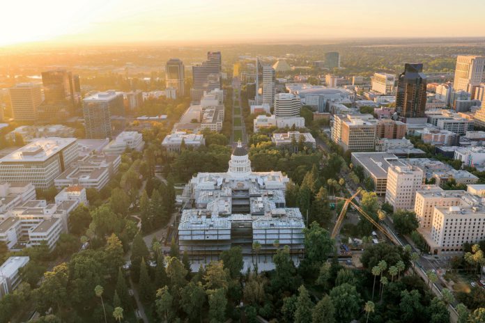 Poets to peacefully gather at the state capitol to remember those killed by ICE.