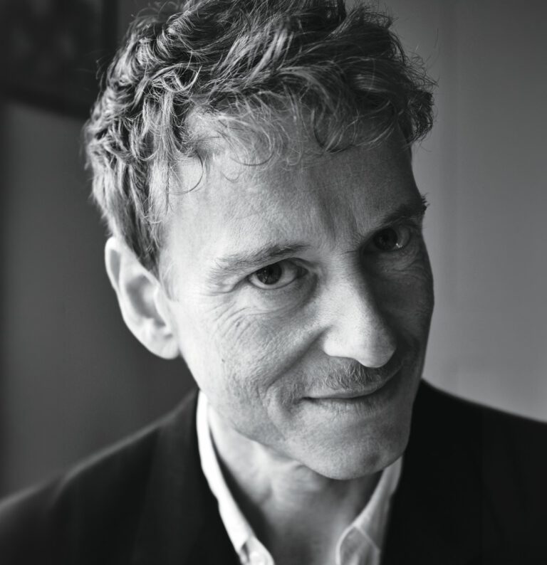 Krushing It: Singer-Songwriter Teddy Thompson Plays ‘Backyard Concert’